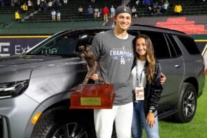 corey seager wife