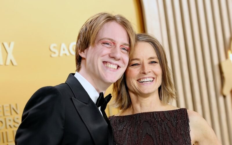 jodie foster wife